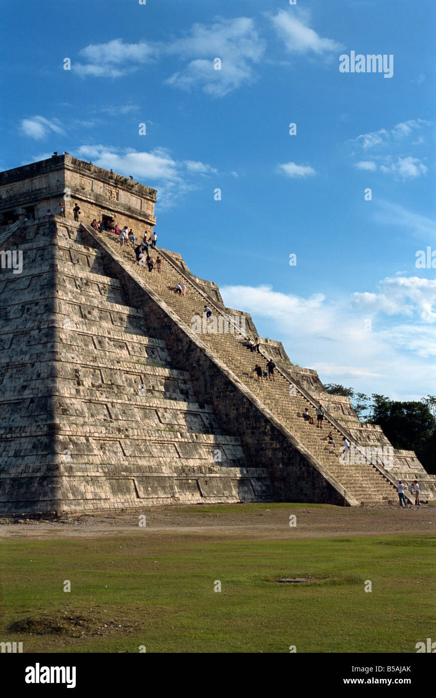 El Castillo, pyramid dedicated to the god Kukulcan, Chichen Itza