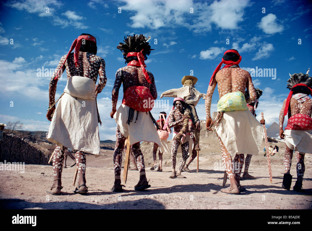 Tarahumara Indians Performing Easter Dance Mexico R Cundy Stock Photo Alamy Tarahumara Indians Performing Easter Dance Mexico R Cundy Stock Photo Alamy