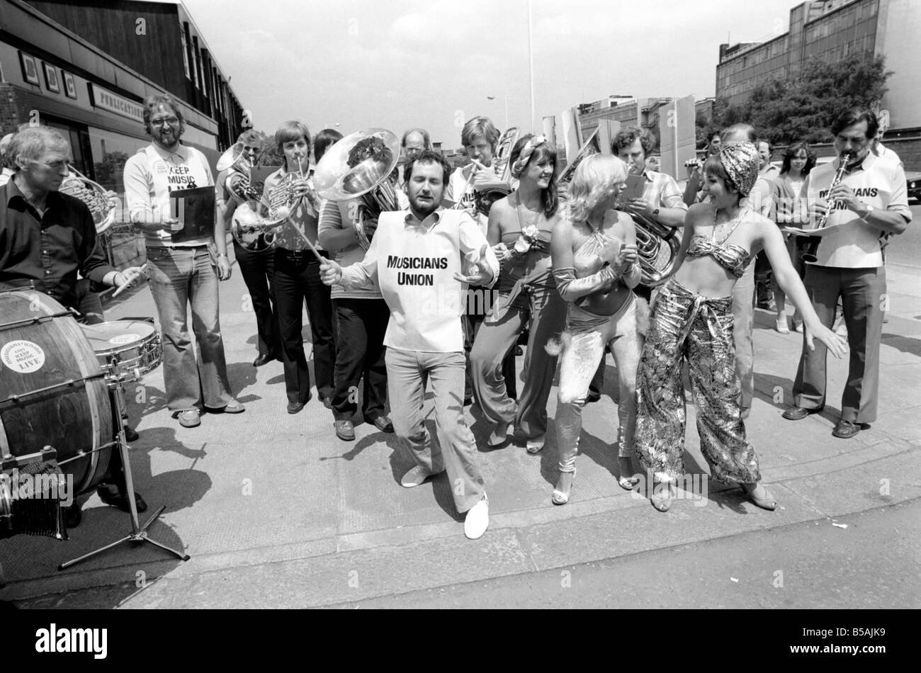 Kenny Everett on the Picket Line BBC musicians picketing the BBC