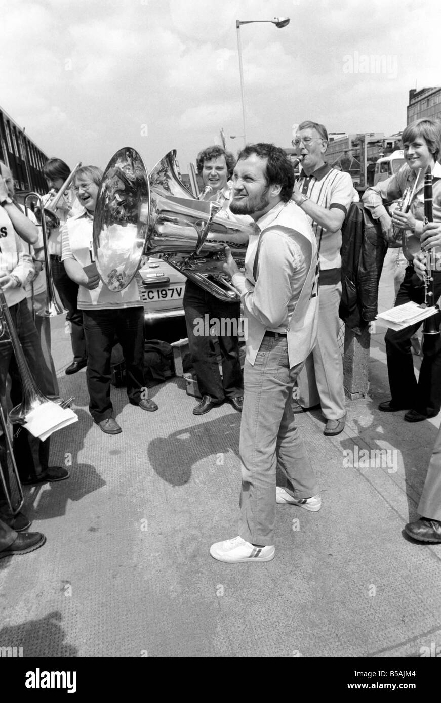 Kenny Everett on the Picket Line BBC musicians picketing the BBC