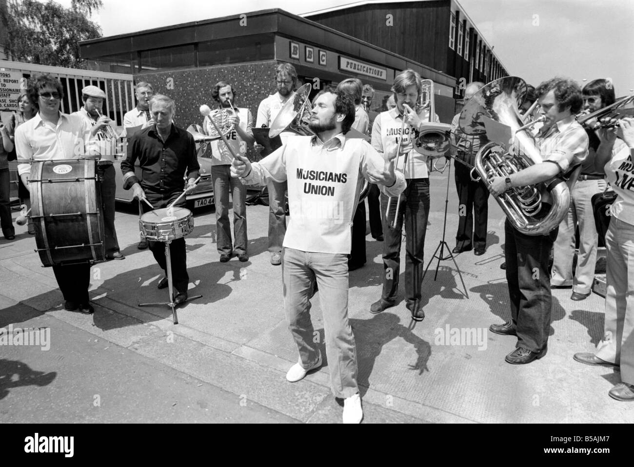 Kenny Everett on the Picket Line BBC musicians picketing the BBC