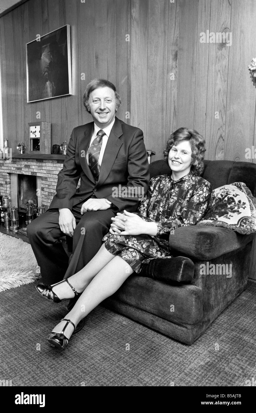 Arthur Scargill: Leader of the National Union of Miners Arthur Scargill at home with his wife. June 1980 80-03110-002 Stock Photo