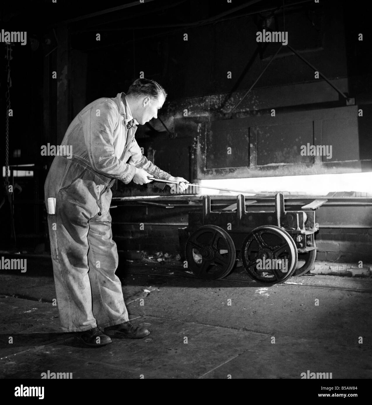 Industry: General scene in and around a copper works foundry floor in Yorkshire. 1959 A644-003 Stock Photo