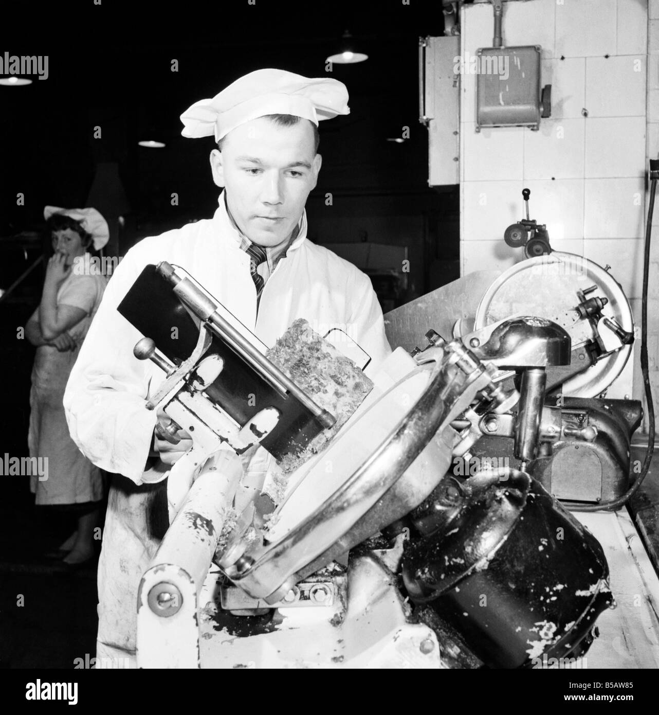 Industry: General scene in and around a copper works foundry floor in Yorkshire. 1959 A644-004 Stock Photo