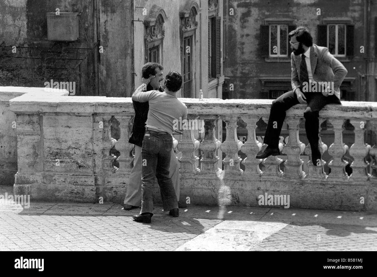 Greet Friends Street Black And White Stock Photos Images Alamy greet-friends-street-black-and-white-stock-photos-images-alamy