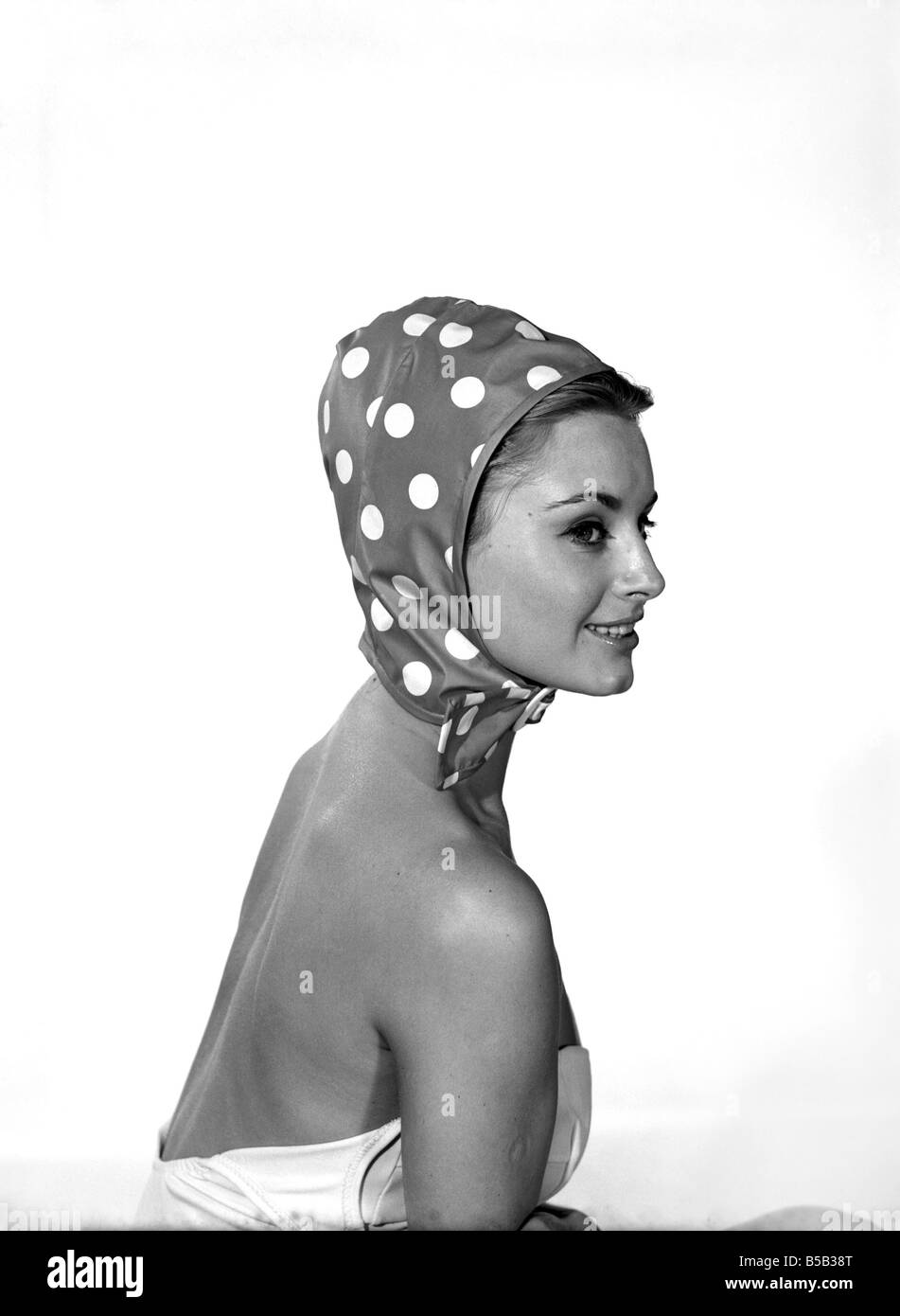 1960s woman hat hi-res stock photography and images - Alamy