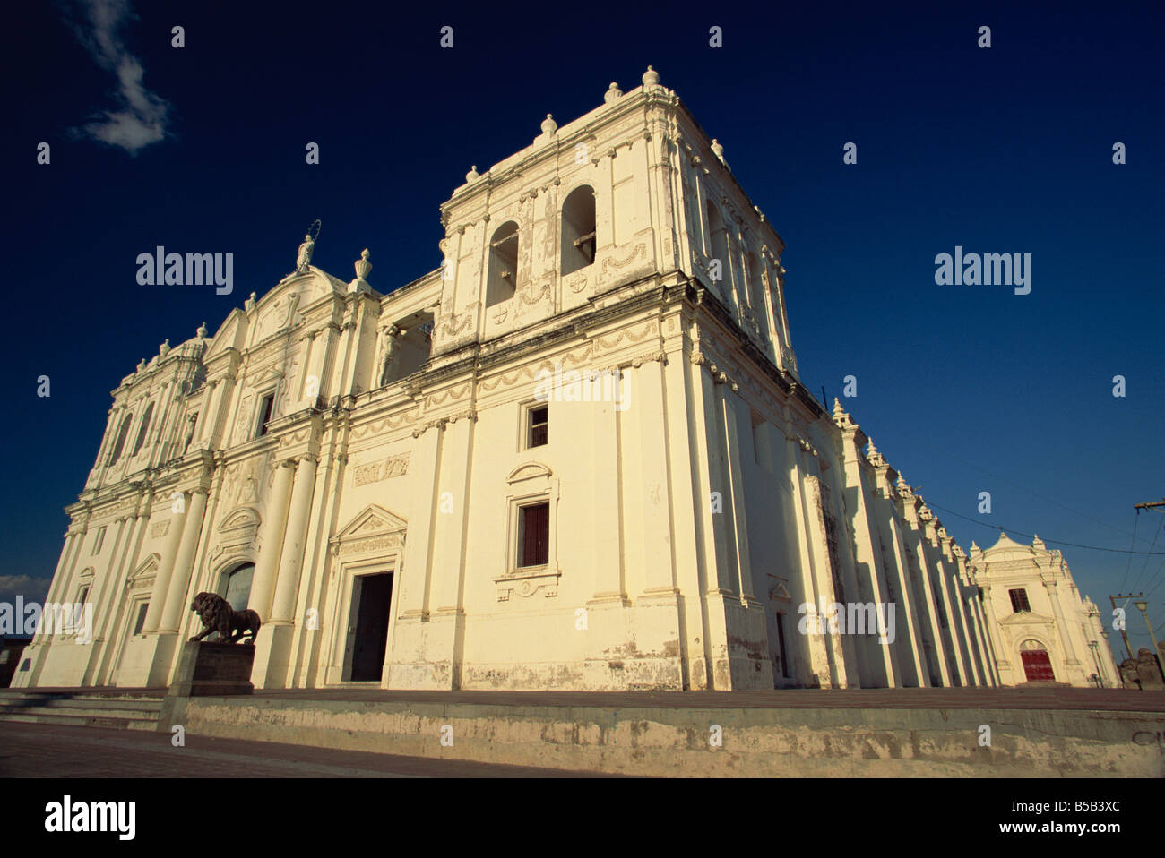 Cathedral which took a hundred years to build from 1746, Parque Jerez, Leon, Nicaragua, Central America Stock Photo
