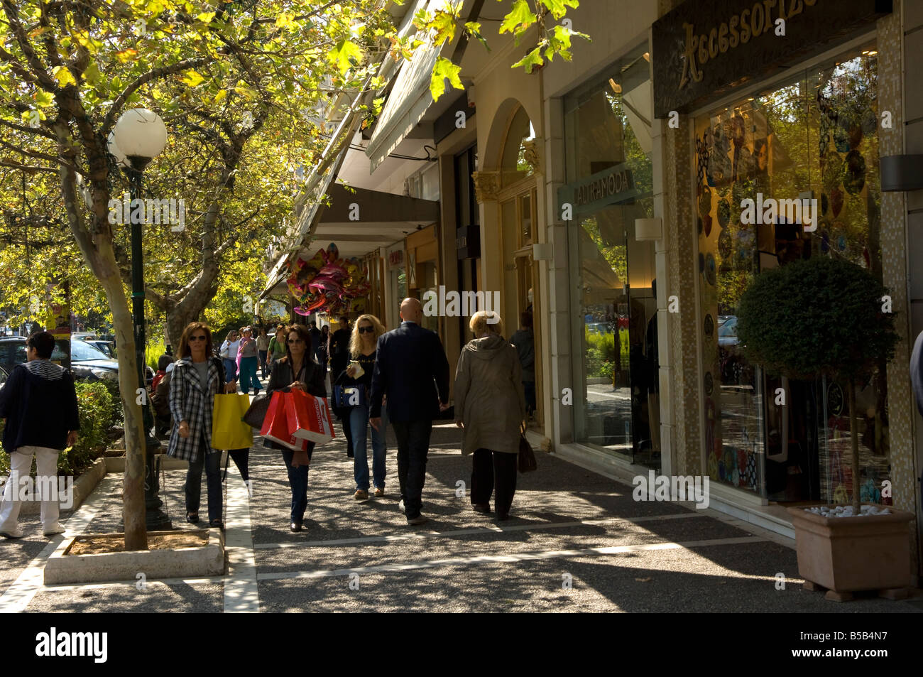 Costly shopping hi-res stock photography and images - Alamy