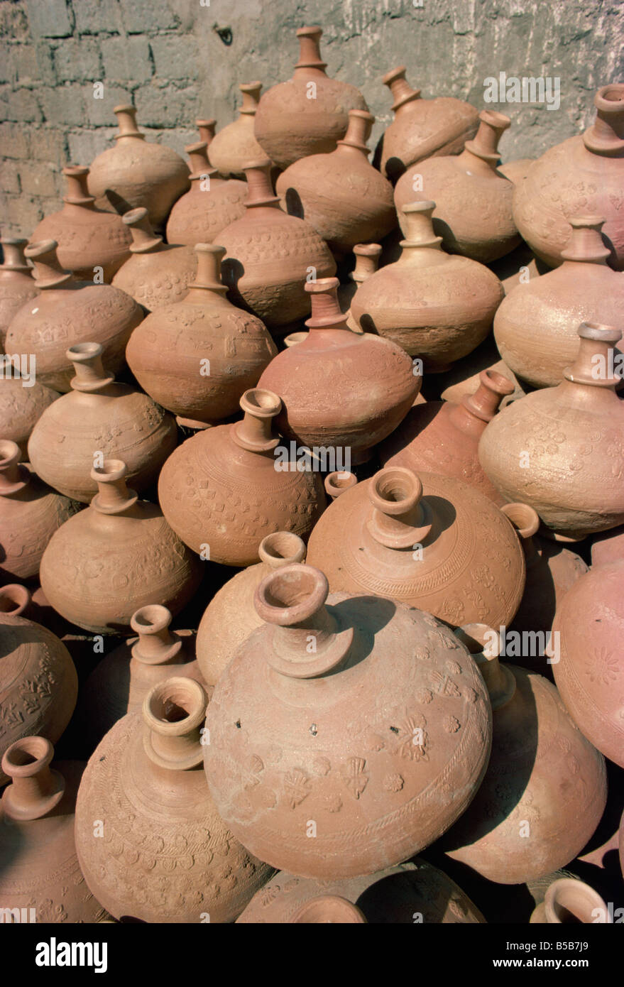 Pots for sale Karachi Market Karachi Pakistan Asia Stock Photo Alamy