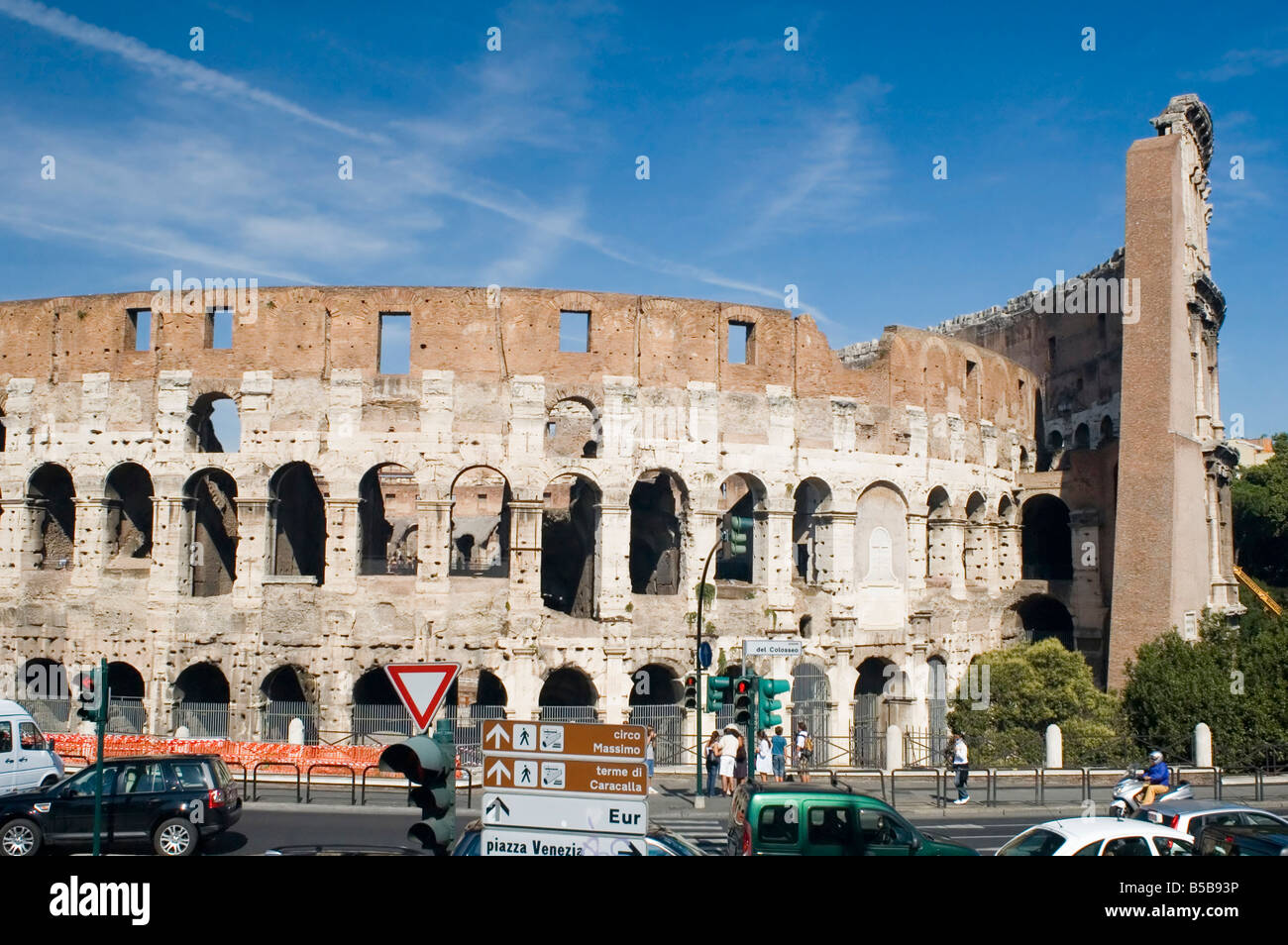 Colosseum ancient building big columns hi-res stock photography and ...