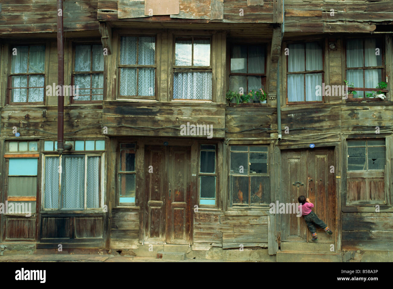 Small wooden houses hi-res stock photography and images - Alamy