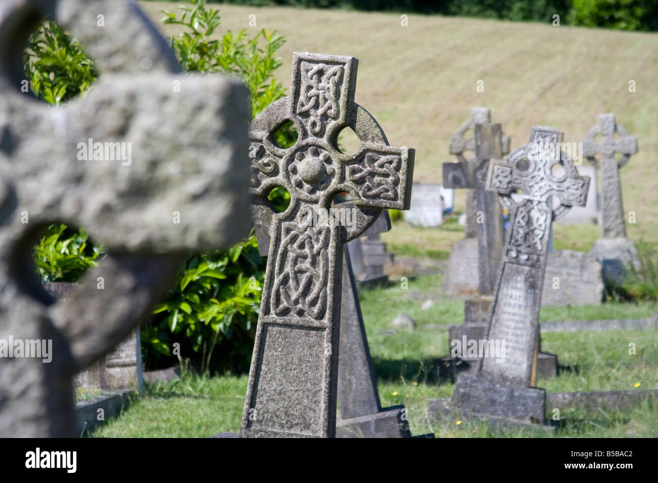 Line of headstones hi-res stock photography and images - Alamy