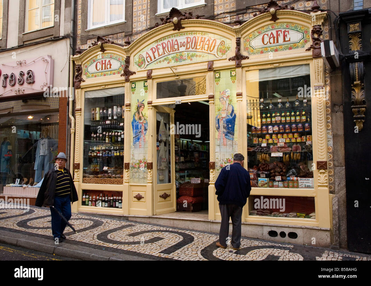 A Perola Do Bolhao, Art Nouveau cafe and delicatessen, Oporto, Portugal, Europe Stock Photo