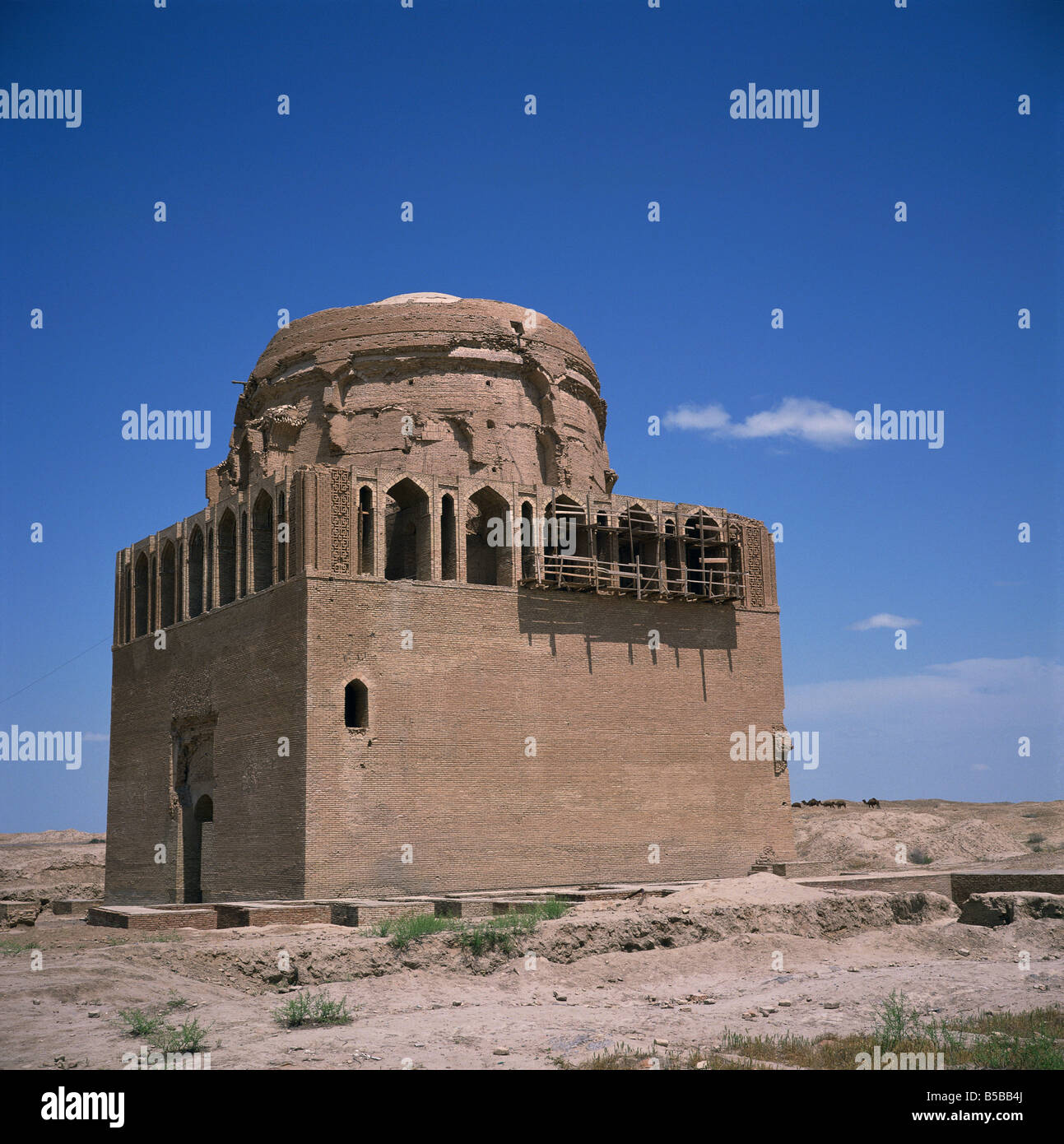 The mausoleum of Sultan Sandjar 1140 50 in Old Merv Turkmenia Central ...