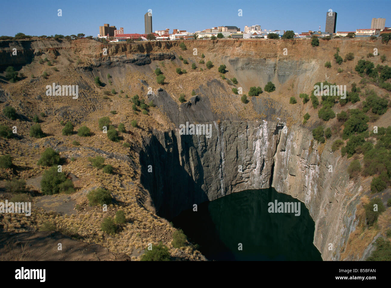 Kimberlite pipe excavated by hand mining for diamonds between 1870 and 1914, now flooded, Big Hole at Kimberley, South Africa Stock Photo