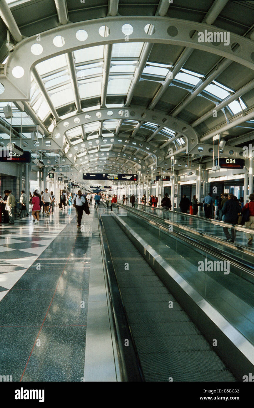 Passengers in terminal rush to catch flights,Ohare International Airport Stock Photo Alamy