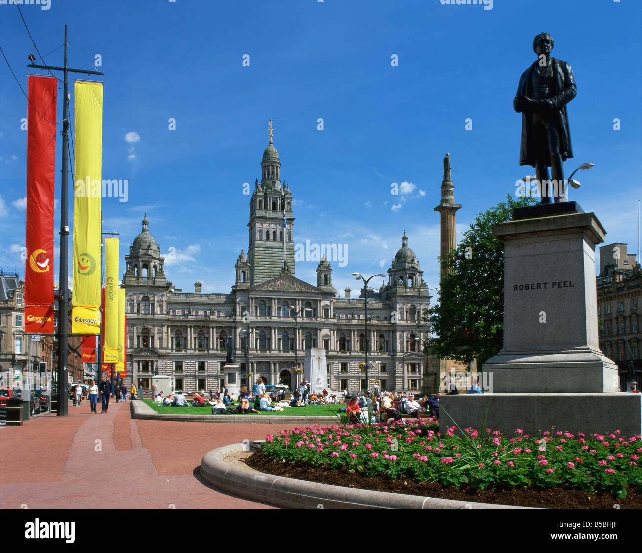 Glasgow Town Hall and monument to Robert Peel George Square Glasgow Strathclyde Scotland United Kingdom Europe Stock Photo