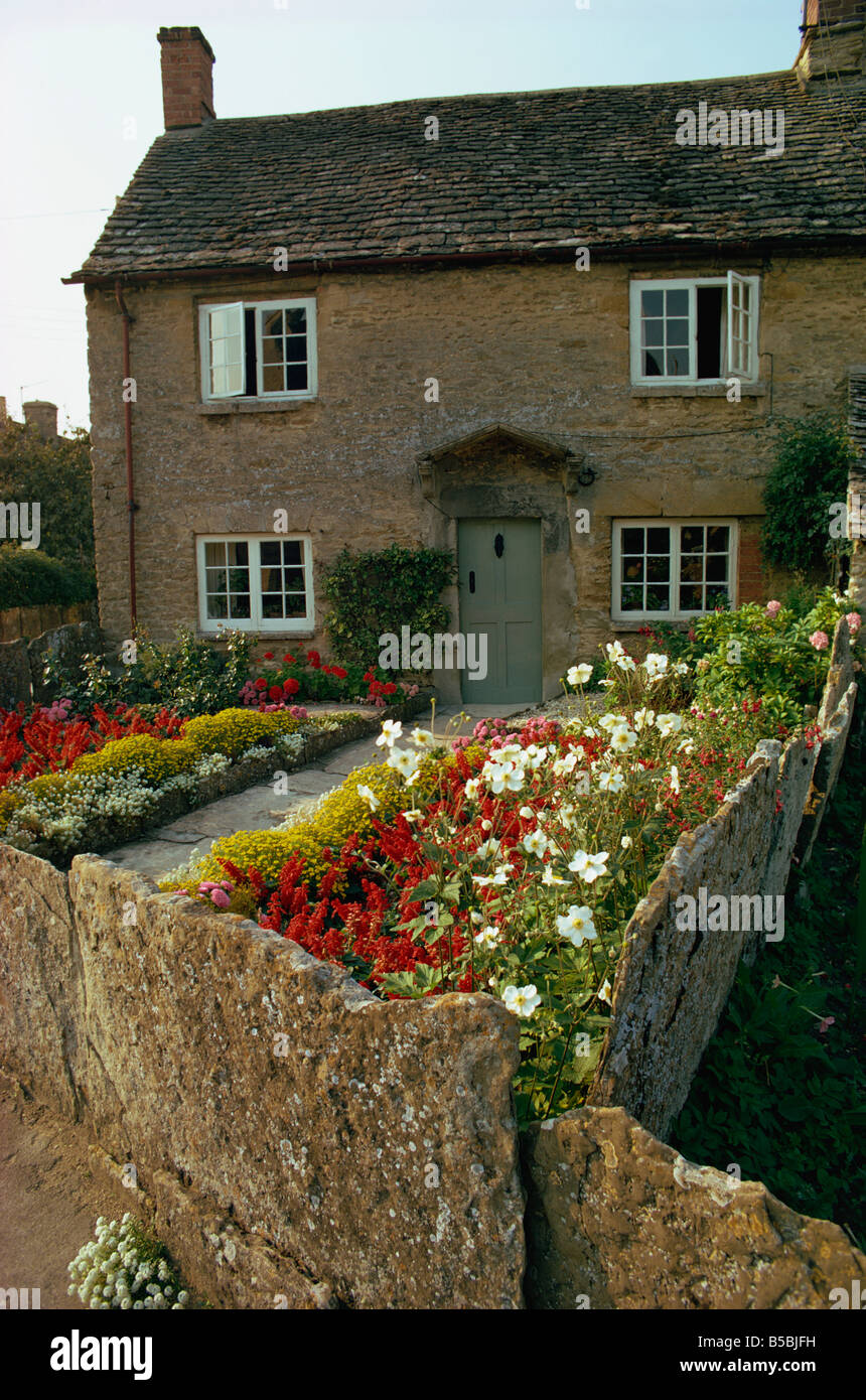 Traditional architecture, Cotswolds, England, Europe Stock Photo Alamy