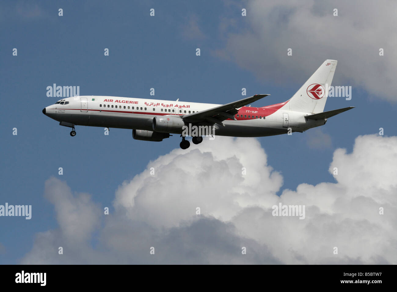 Air Algerie Boeing 737800 on approach Stock Photo Alamy