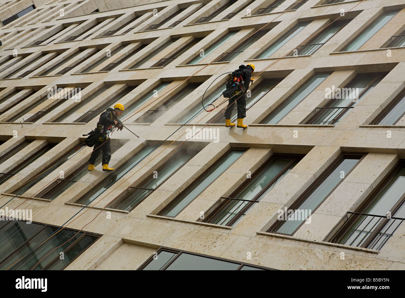 Jet wash windows hi-res stock photography and images - Alamy