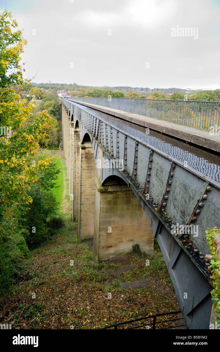 Thomas Telford s Pontcysyllte Aqueduct carrying the Llangollen Canal Trevor Wales Stock Photo