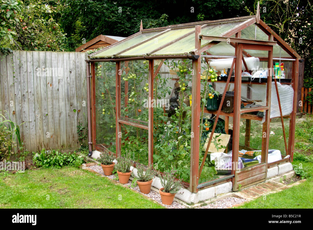 Greenhouse garden hi-res stock photography and images - Alamy