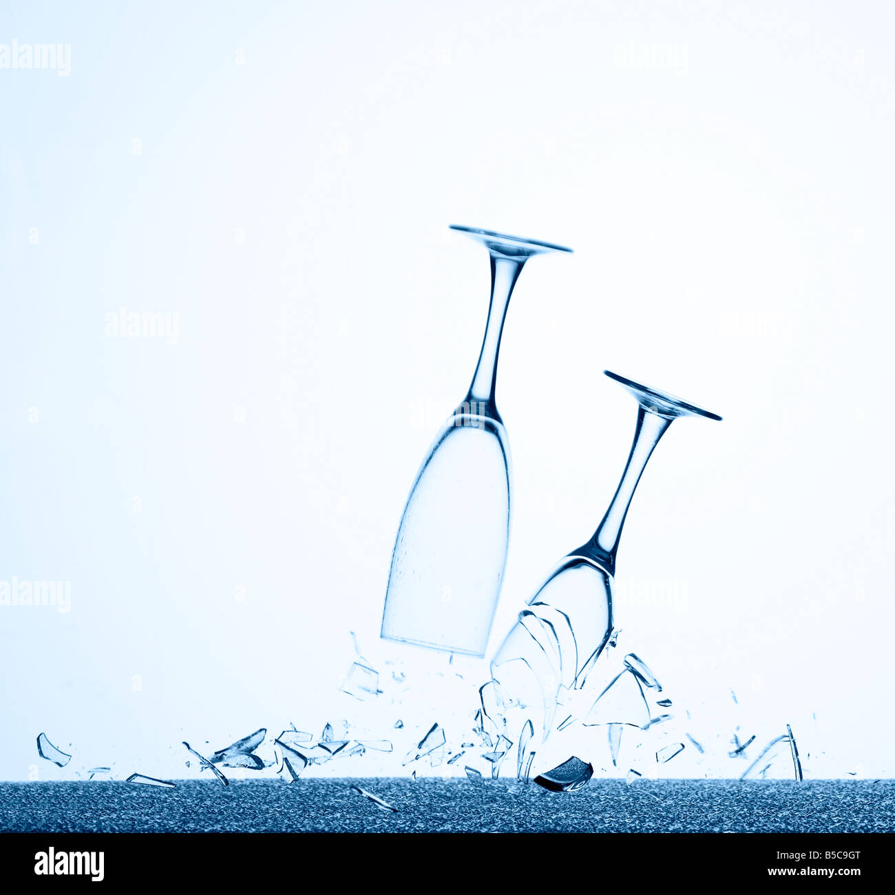 champagne glasses breaking Stock Photo Alamy