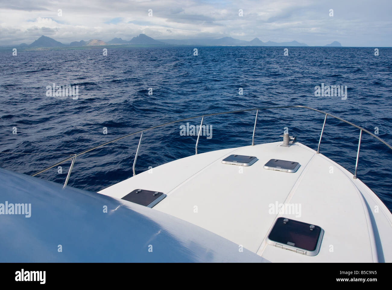 Deep sea fishing boat hi-res stock photography and images - Alamy
