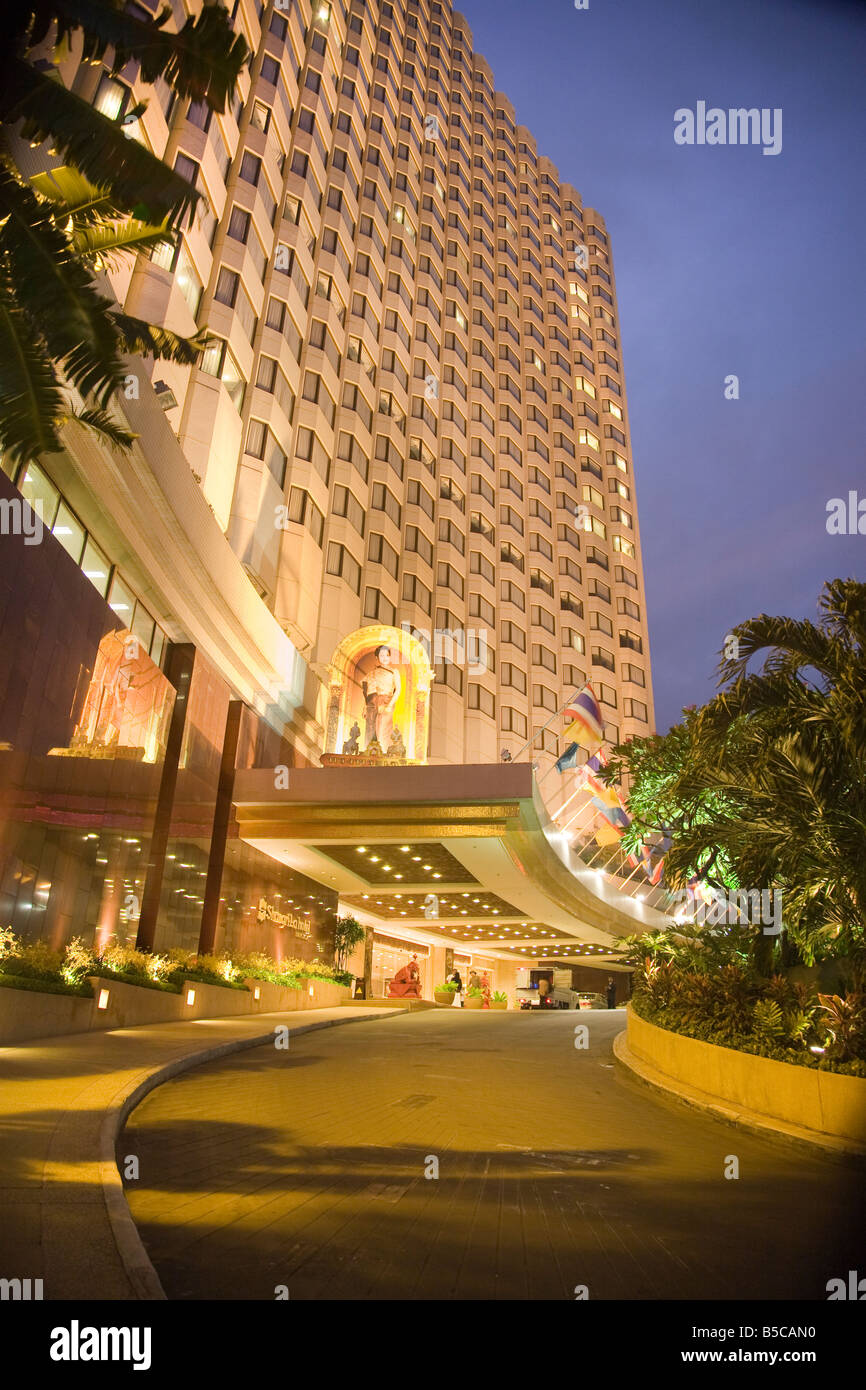 Shangri-La Hotel, Bangkok, 89 Wat Suan Phlu Alley, Khwaeng Bang Rak, Bang Rak, Bangkok 10500, Thailand Stock Photo
