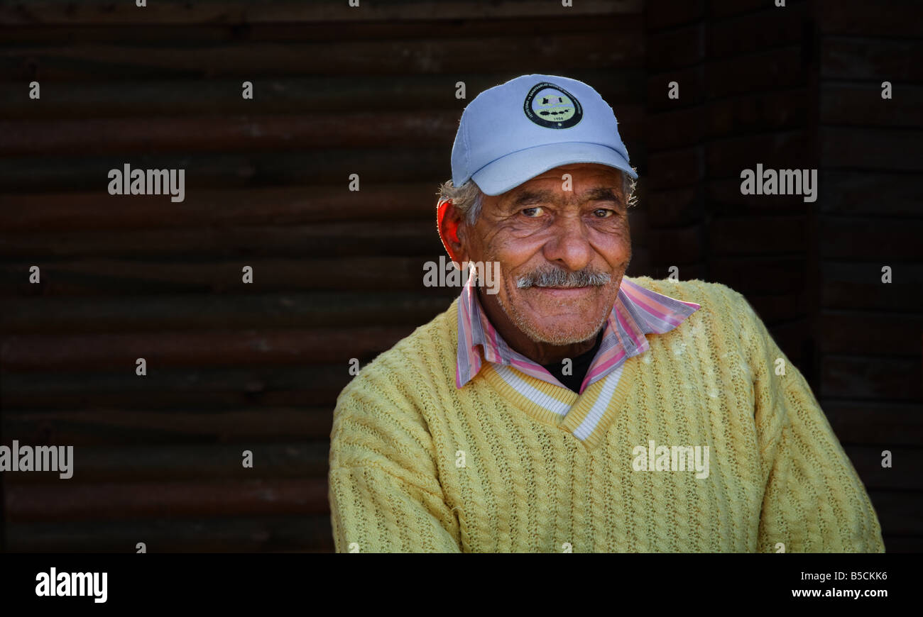 Group portrait of several young guys and one elderly man near stall with  turkish bagel at Taksim in Beyoglu, Istanbul Stock Photo - Alamy