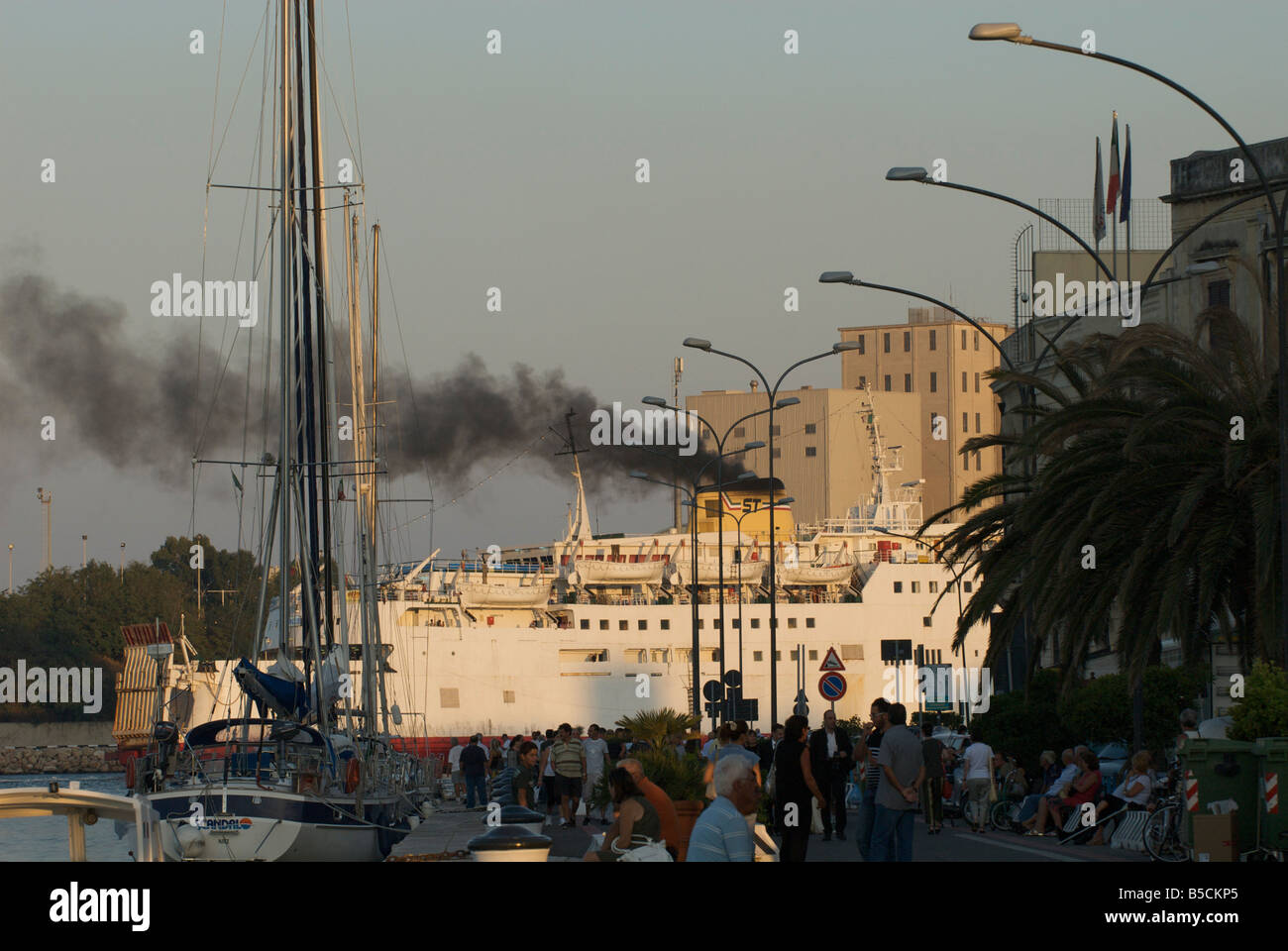 Docks cruise ship dock hi-res stock photography and images - Alamy