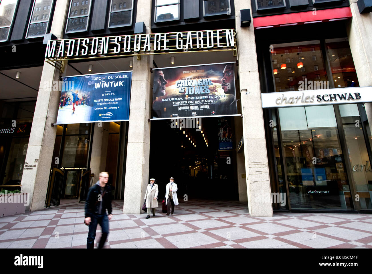 Madison square garden entrance hi-res stock photography and images - Alamy