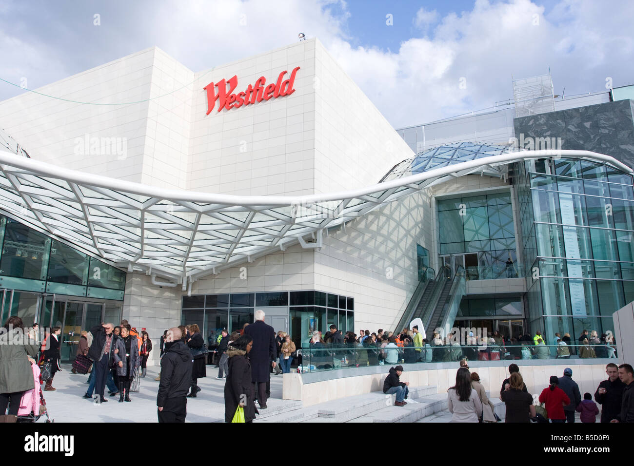 Exterior Of Westfield Shopping Complex At Shepherds Bush London Stock Exterior Of Westfield Shopping Complex At Shepherds Bush London Stock