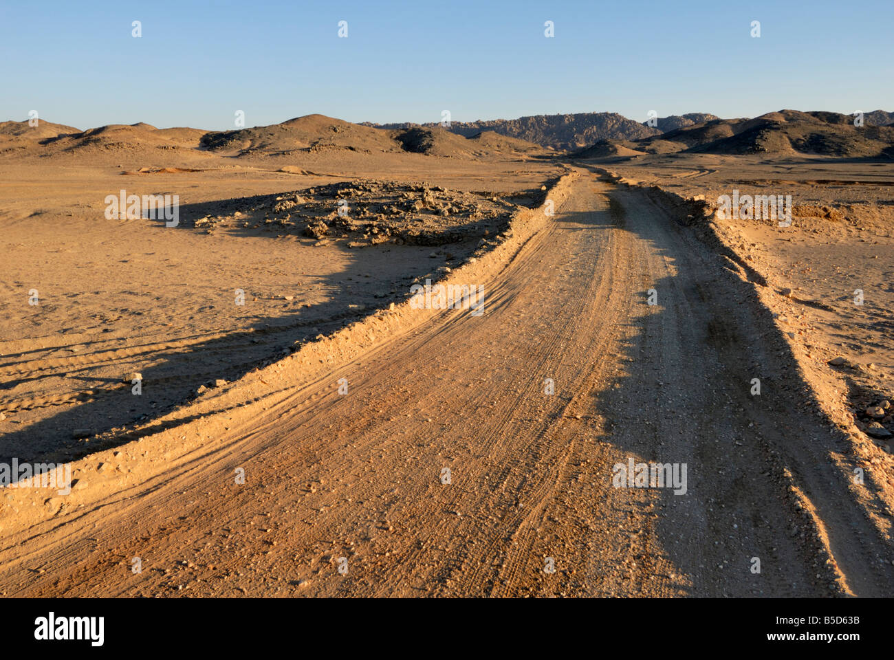 Dirt Road Nubian Desert Sudan Africa Stock Photo Alamy dirt-road-nubian-desert-sudan-africa-stock-photo-alamy