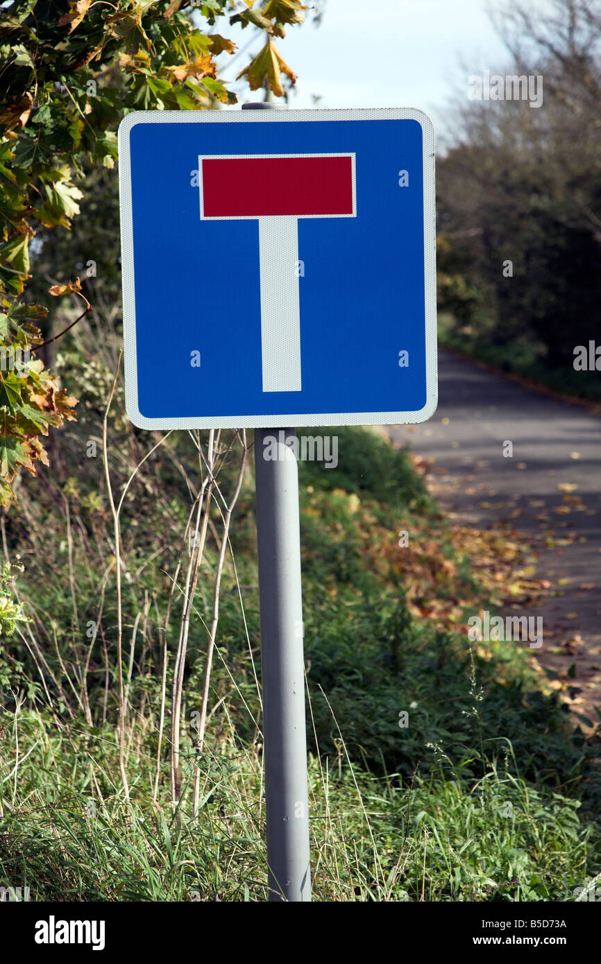 No Through Road Sign High Resolution Stock Photography and Images Alamy