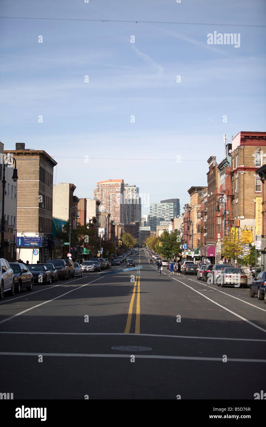 Looking north on Manhattan Ave Greenpoint Brooklyn NY Stock Photo Alamy