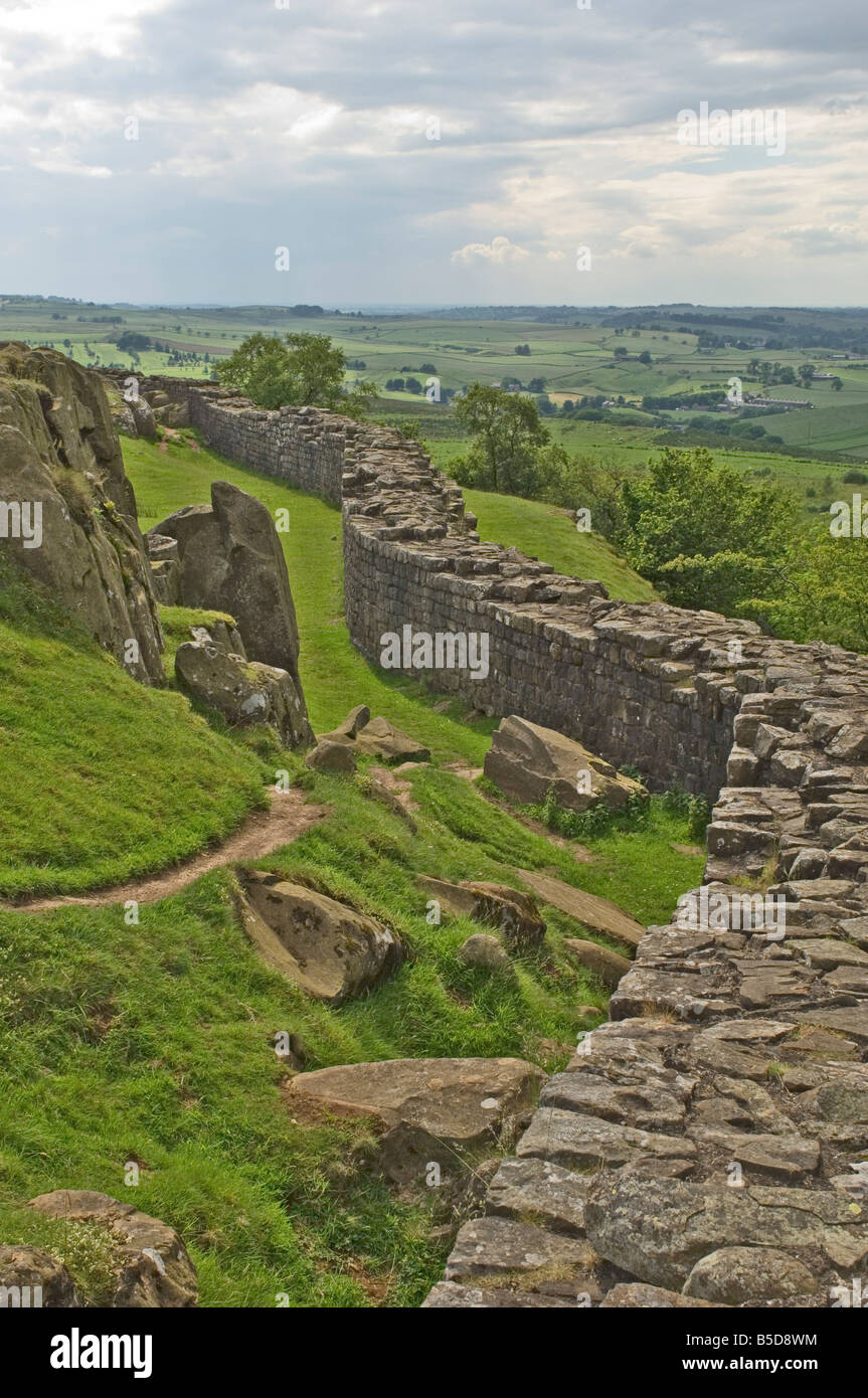 Roman Wall along edge of Wallcrags, looking west, Hadrians Wall, UNESCO World Heritage Site, Northumbria, England, Europe Stock Photo