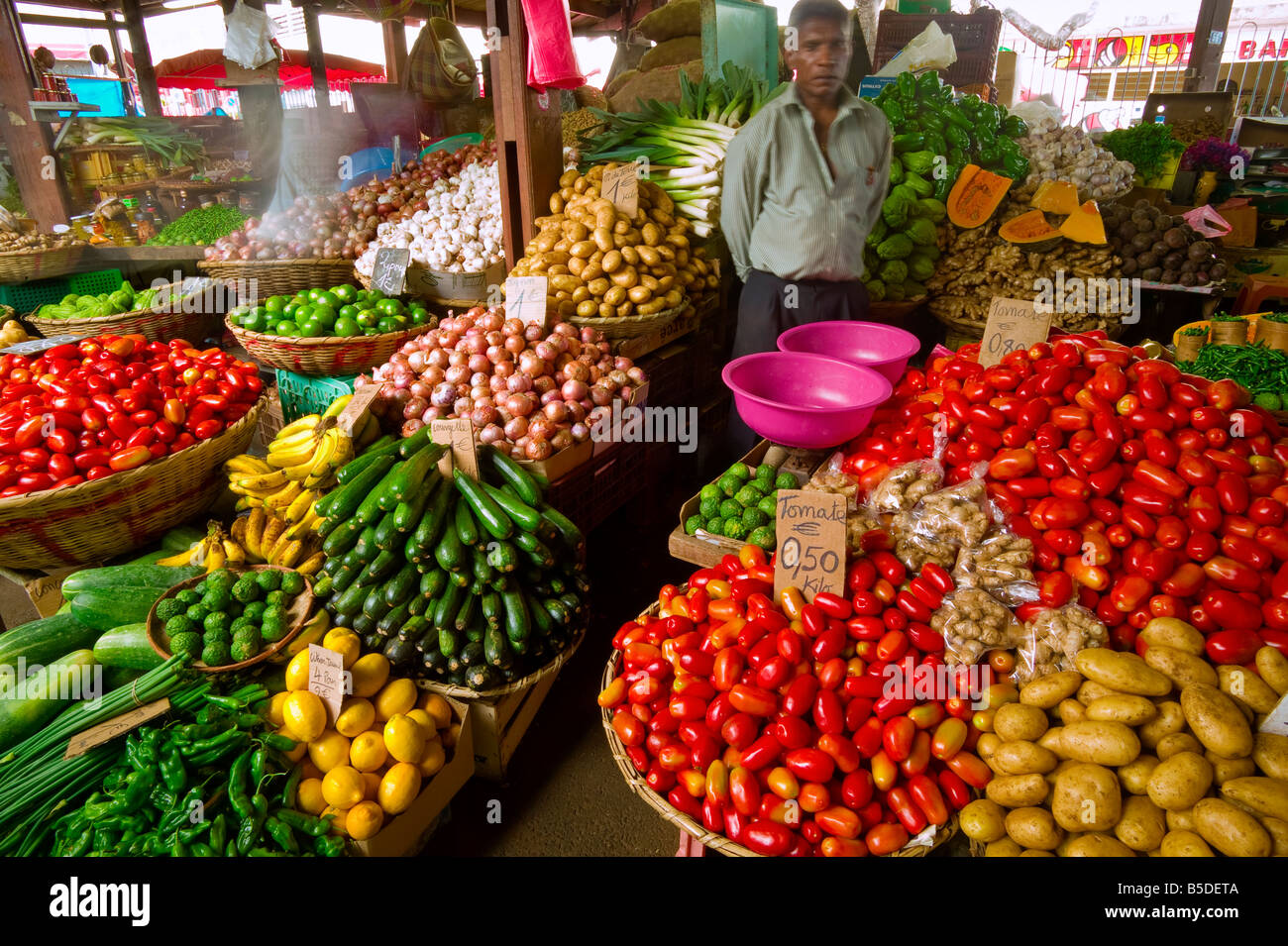 MARKET IN SAINT DENIS REUNION ISLAND Stock Photo Alamy
