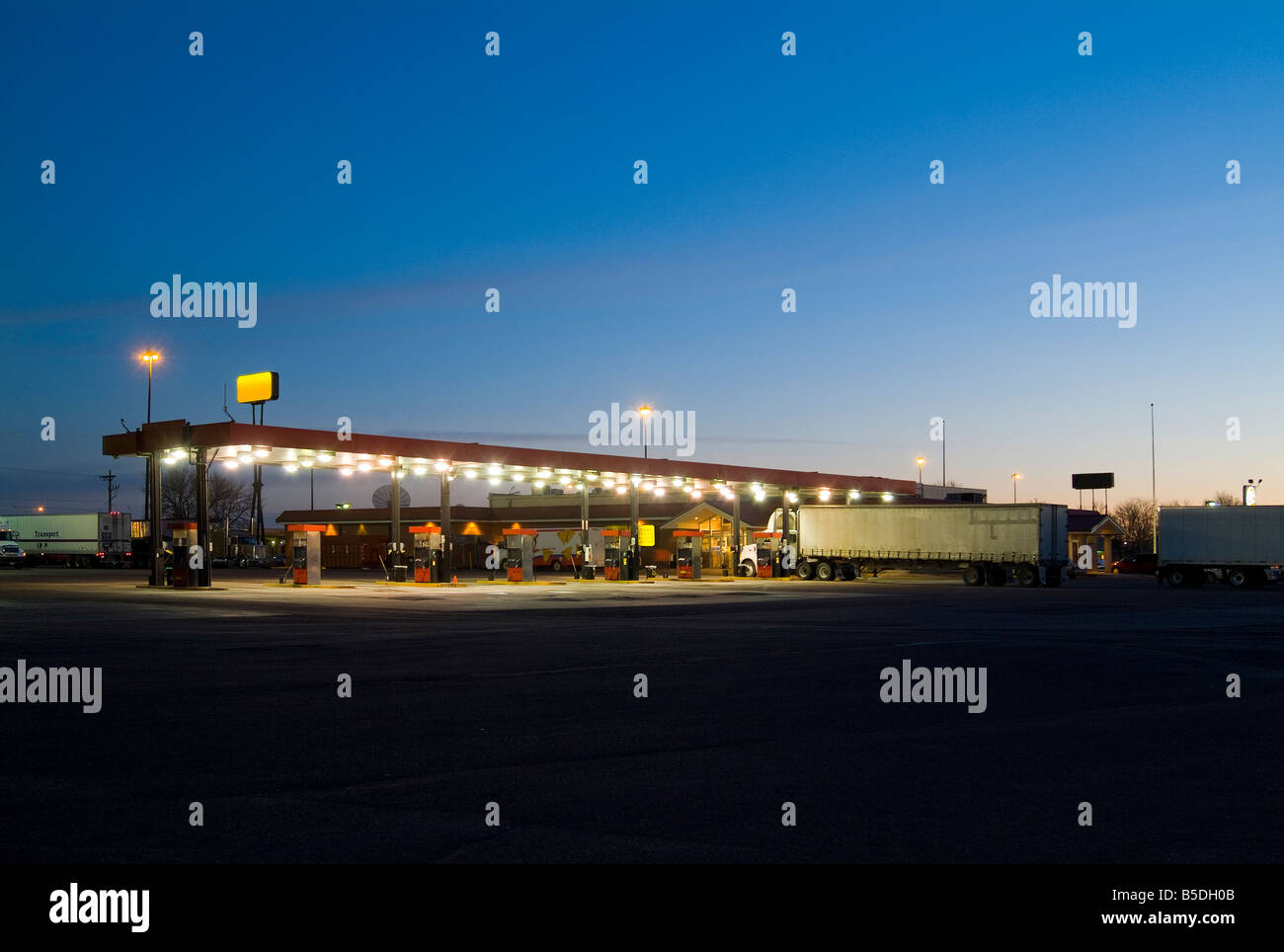 Fuel station architecture hires stock photography and images Alamy