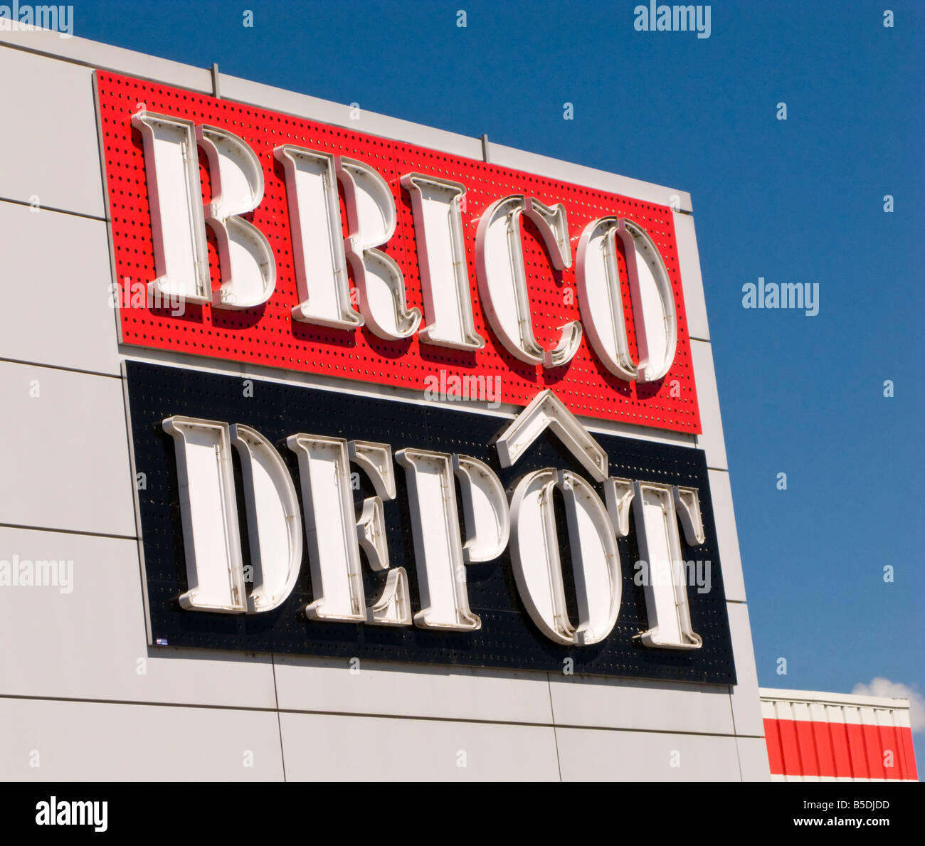 Bricolage store hi-res stock photography and images - Alamy