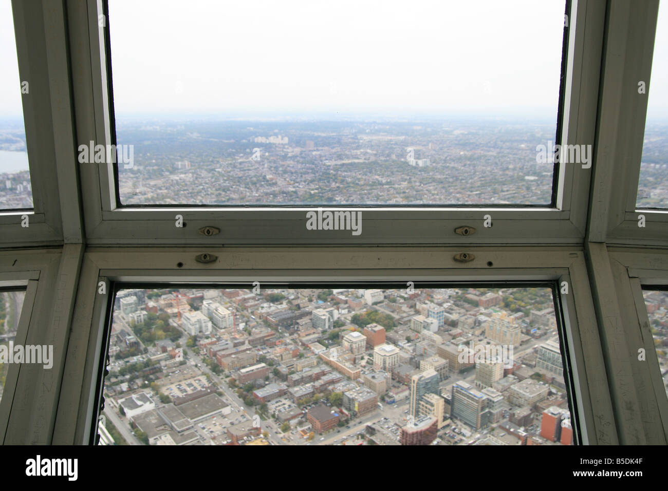 Cn tower toronto view from top hi-res stock photography and images - Alamy