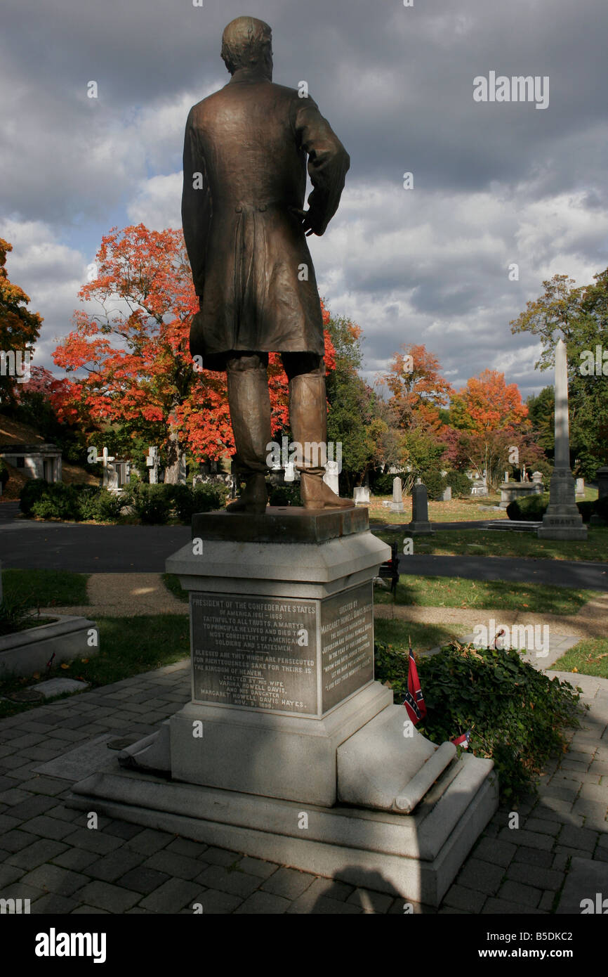 Statue and burial site of Jefferson Davis,President of the Confederate