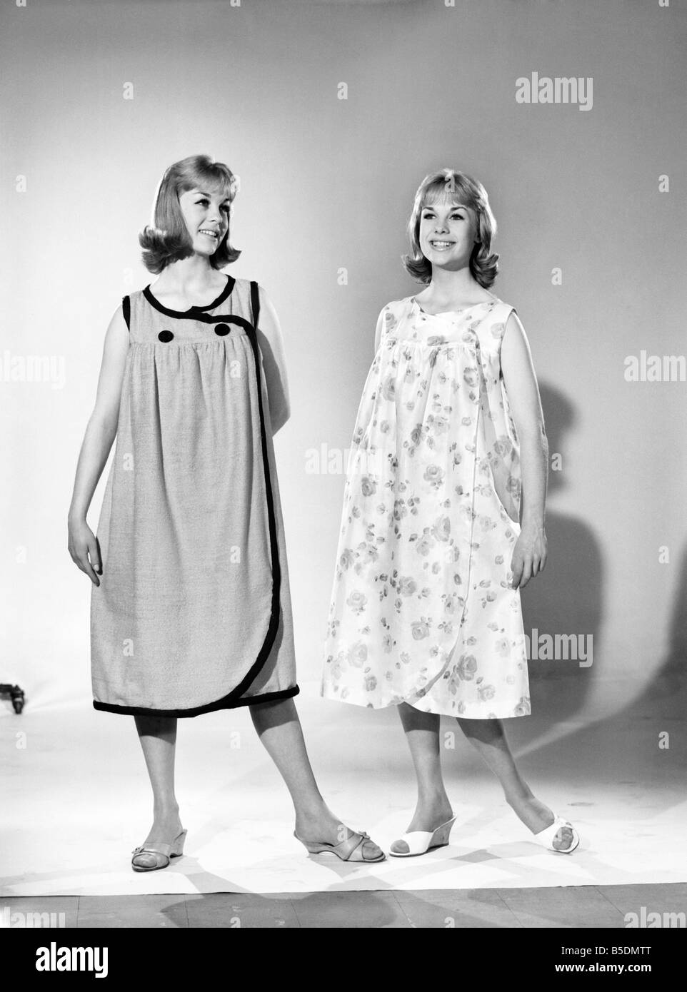 Models Baker twins wearing night dresses. July 1962 Stock Photo