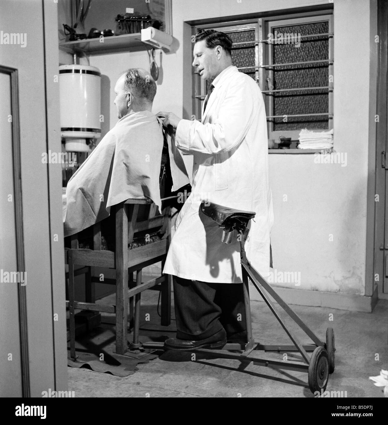 Inventions The Mobile Barber Chair. 1960 A791002 Stock Photo Alamy