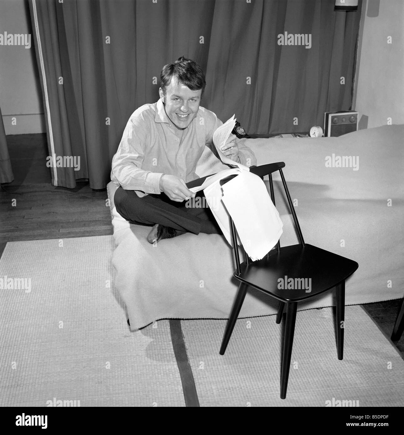 Champions actor William (Bill) Gaunt seen here at home. 1966 A972 002 Stock Photo Alamy
