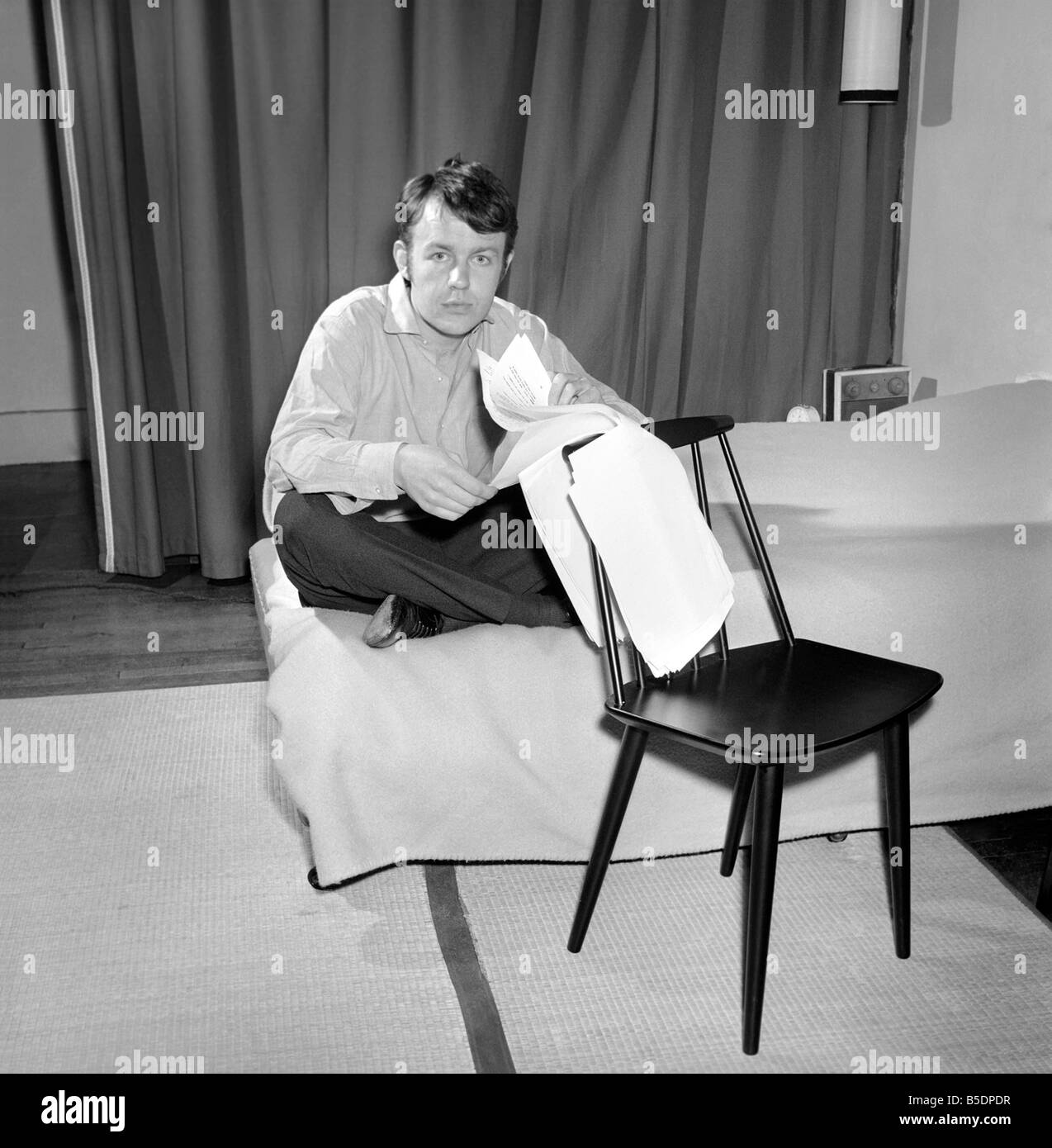 Champions actor William (Bill) Gaunt seen here at home. 1966 A972-004 Stock Photo