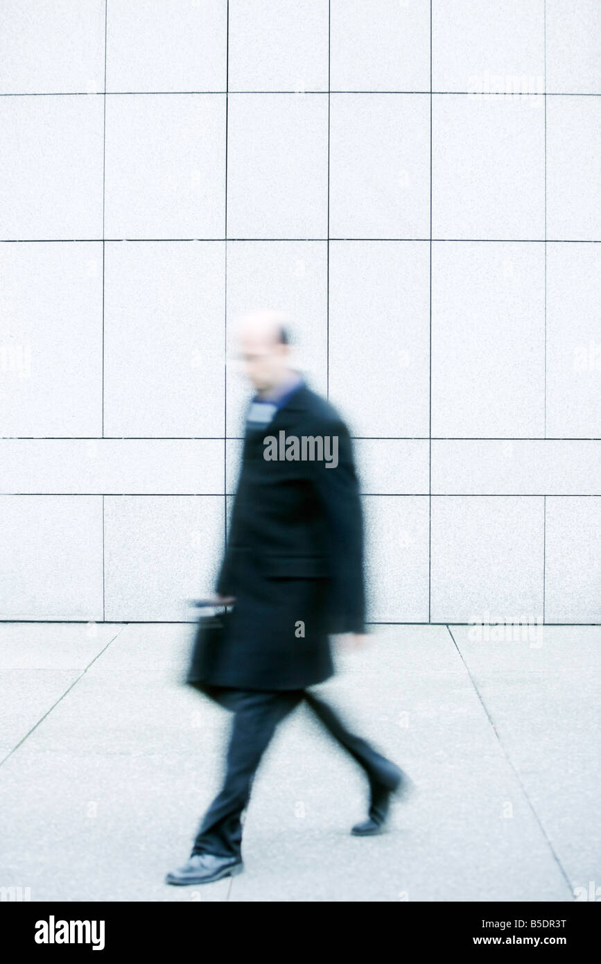 Walking silhouette sideview hi-res stock photography and images - Alamy