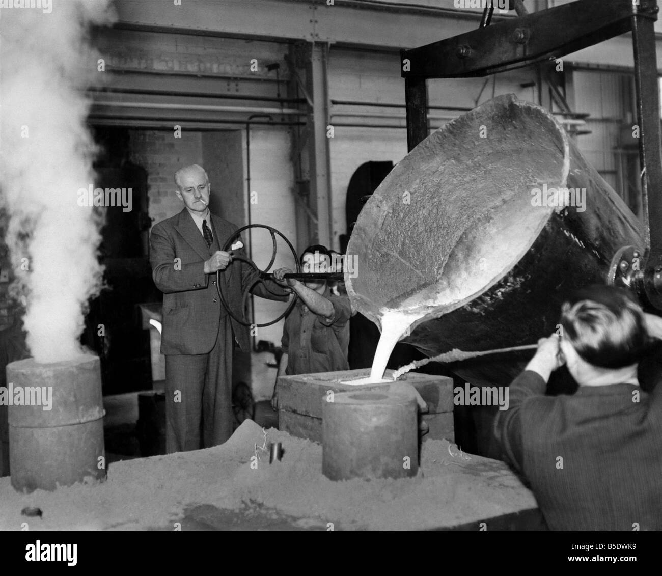 New Foundry opened ð Bredbury. A new ú35,000 foundry was officially opened at the Bredbury, Cheshire, works of William Crosland Stock Photo