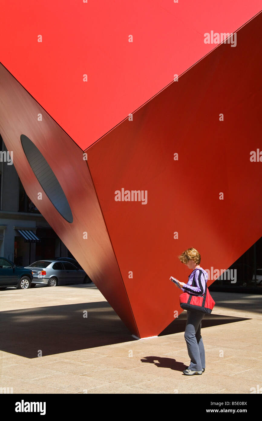 Red Sculpture by Ivan Chermayeff at Helmsley Plaza (Nine West 57th Street), Lower Manhattan, New York City, New York, USA Stock Photo