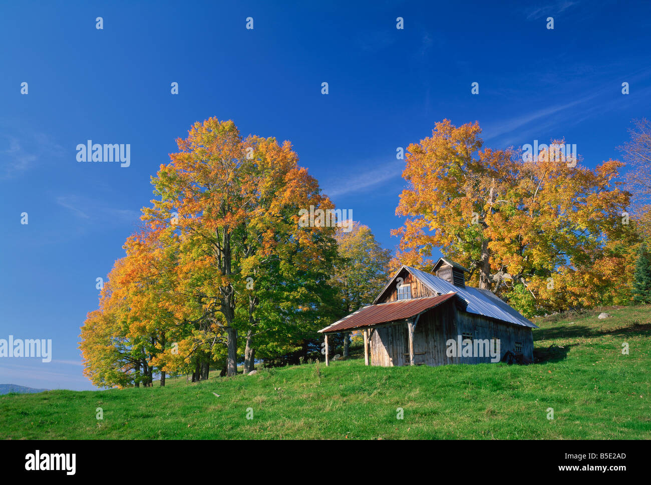 New england barn hi-res stock photography and images - Alamy